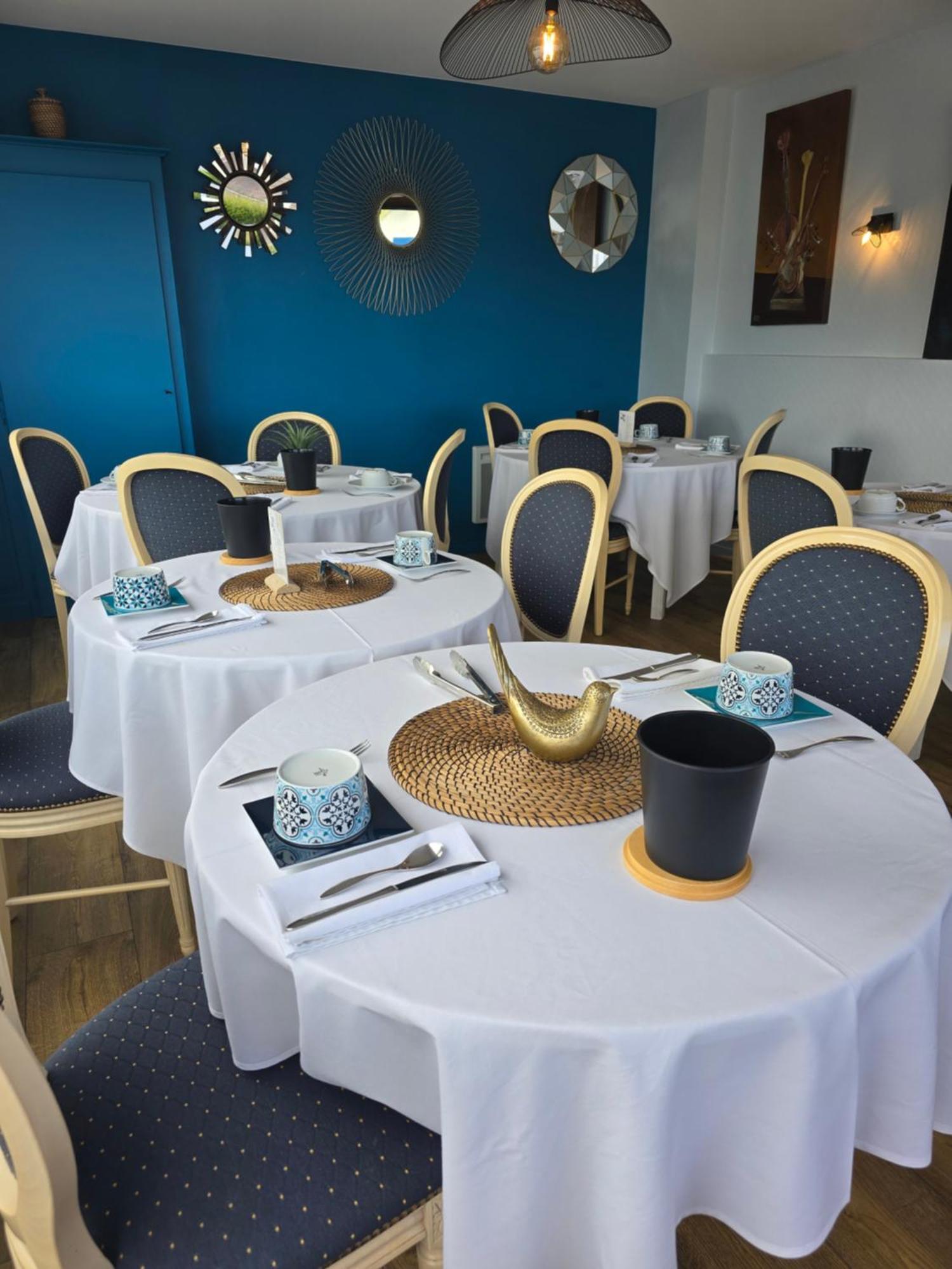 Hotel L'Ideal Le Mountbatten Arromanches-les-Bains Exterior foto