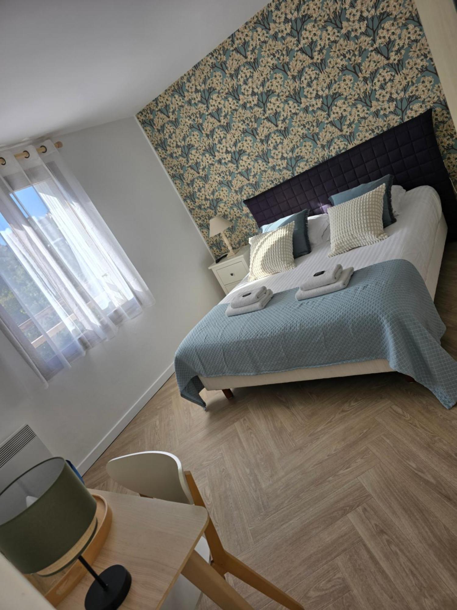 Hotel L'Ideal Le Mountbatten Arromanches-les-Bains Exterior foto