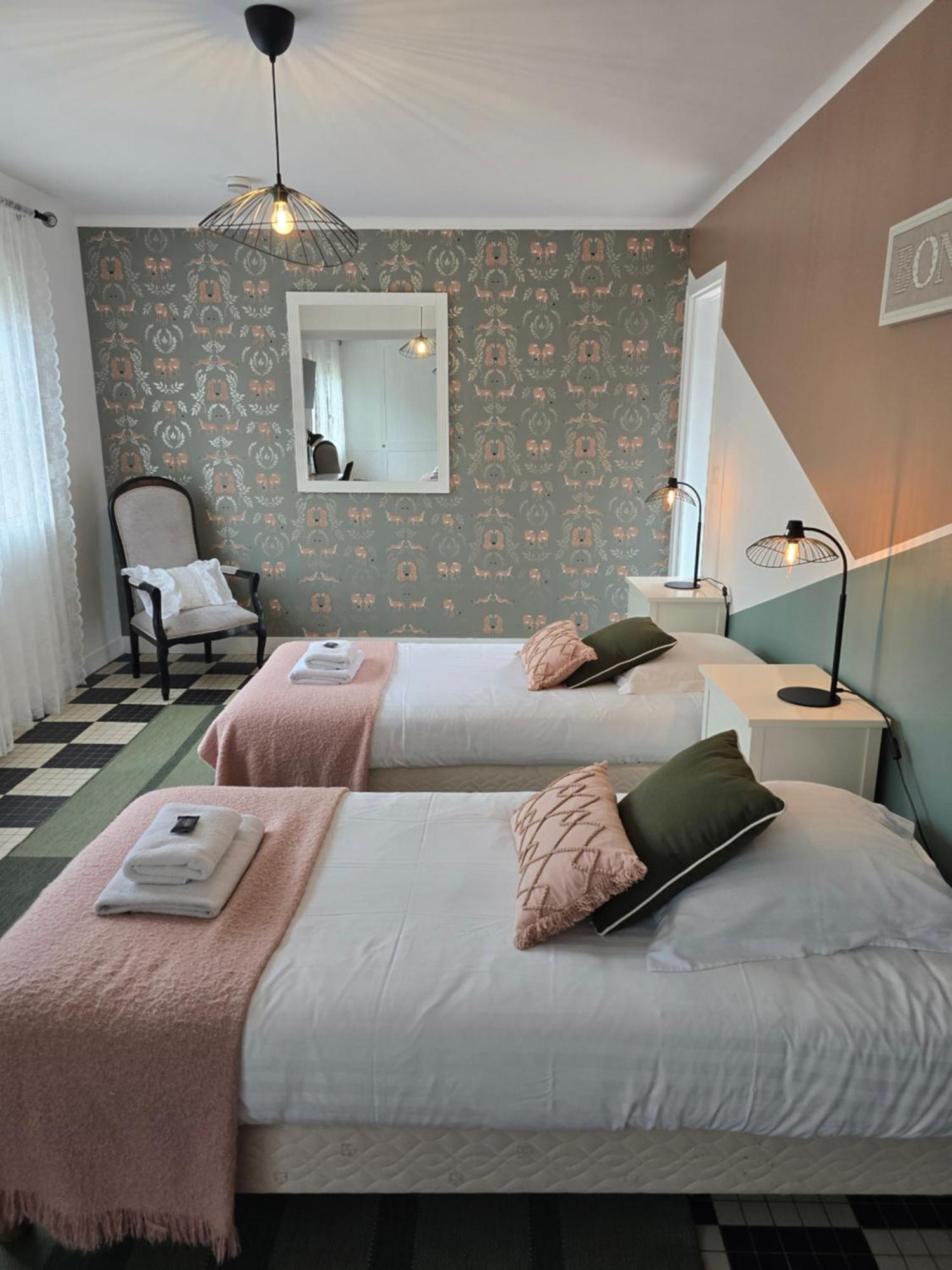 Hotel L'Ideal Le Mountbatten Arromanches-les-Bains Exterior foto