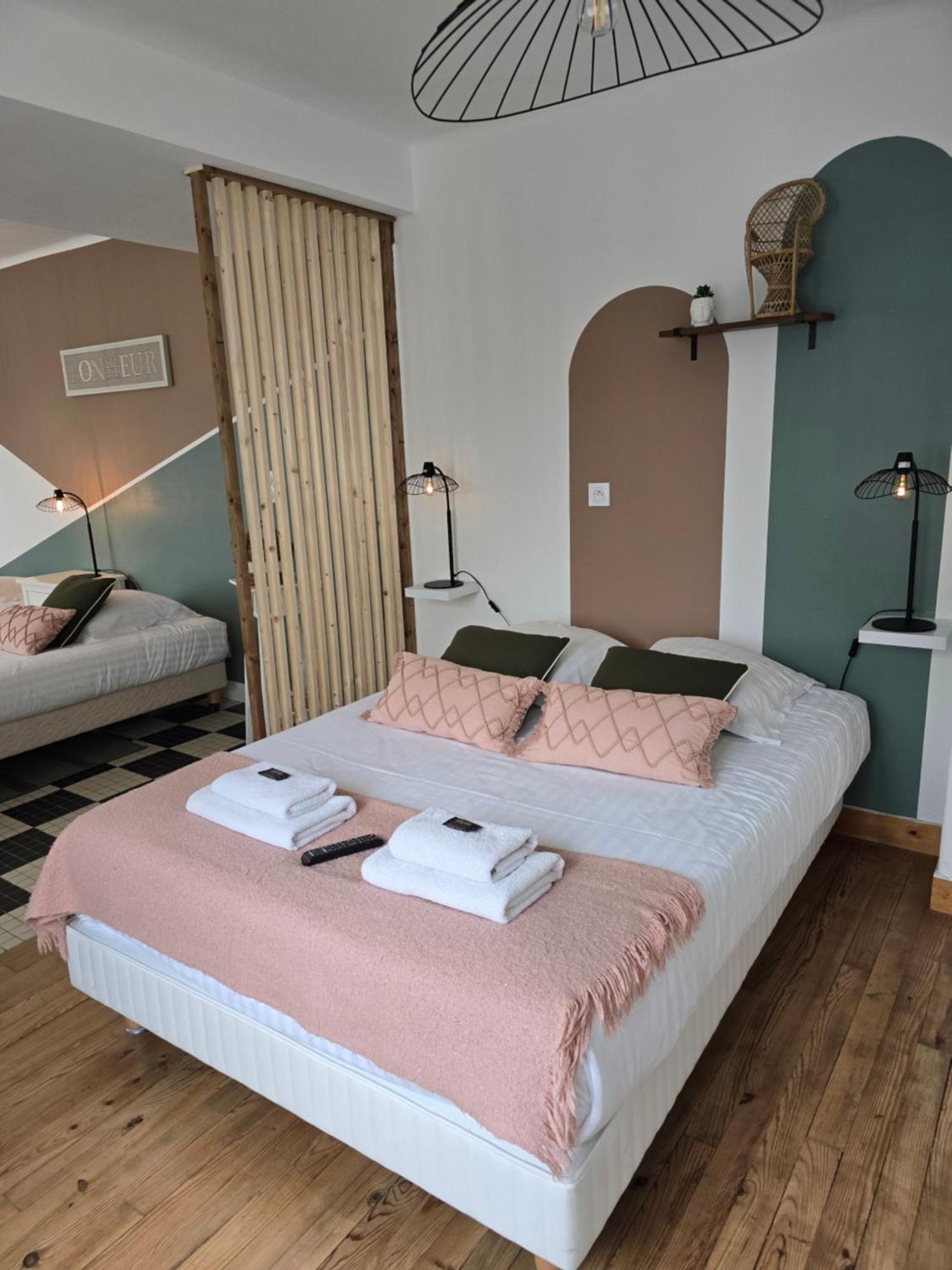 Hotel L'Ideal Le Mountbatten Arromanches-les-Bains Exterior foto